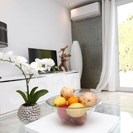 R02 Luxury Apartment In Villa With Pool And Garden Marbella Kültér fotó